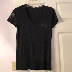 Under armor size m ladies t